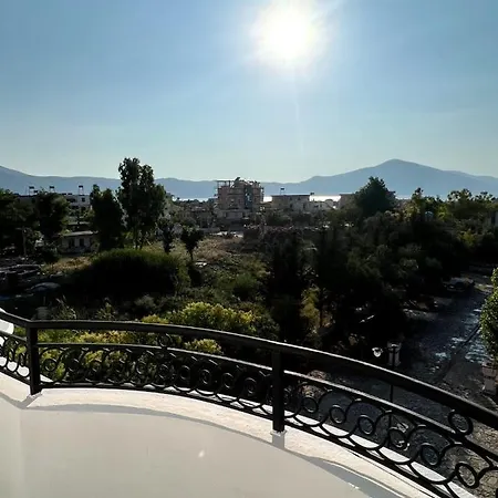 فندق Hotel Orikum *